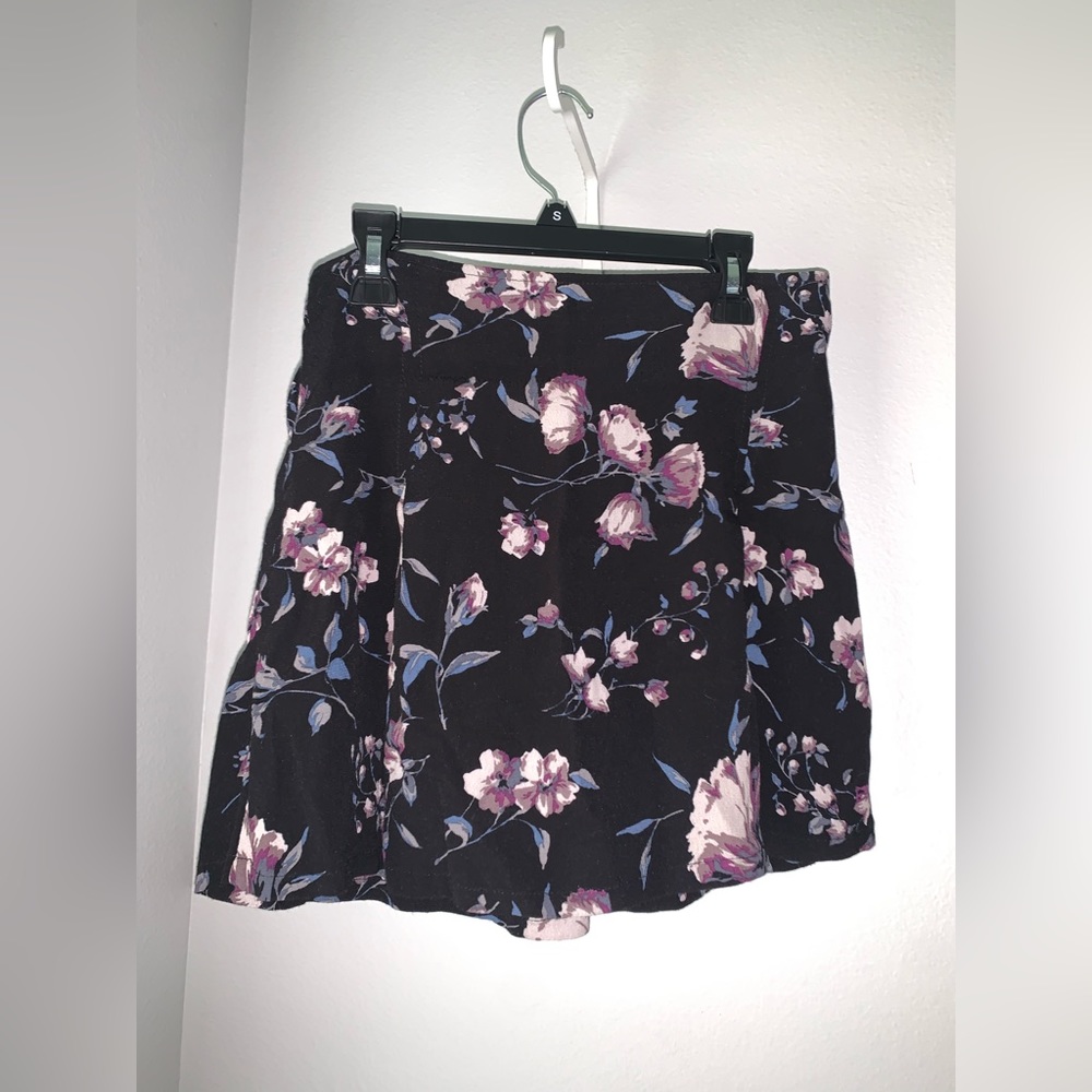 Floral print mini skirt